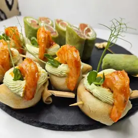 Блины со шпинатным муссом и креветкой